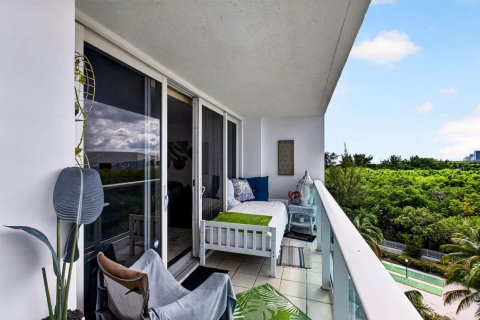 Copropriété à vendre à Sunny Isles Beach, Floride: 1 chambre, 92.07 m2 № 2387751 - photo 10