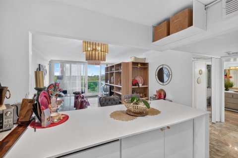 Copropriété à vendre à Sunny Isles Beach, Floride: 1 chambre, 92.07 m2 № 2387751 - photo 19