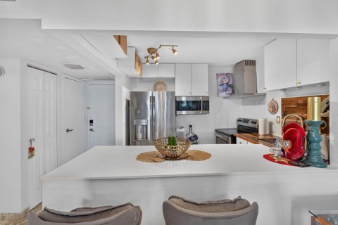 Copropriété à vendre à Sunny Isles Beach, Floride: 1 chambre, 92.07 m2 № 2387751 - photo 17