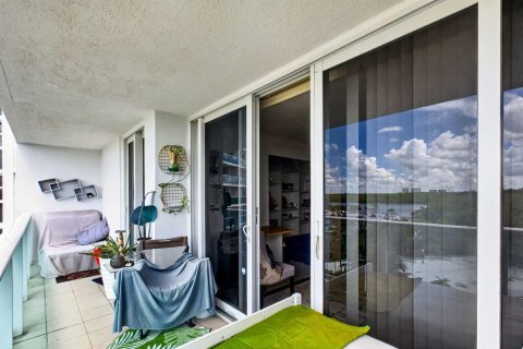 Copropriété à vendre à Sunny Isles Beach, Floride: 1 chambre, 92.07 m2 № 2387751 - photo 12