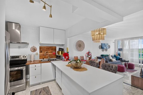 Copropriété à vendre à Sunny Isles Beach, Floride: 1 chambre, 92.07 m2 № 2387751 - photo 18