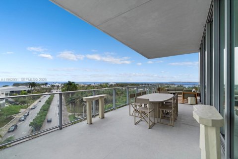 Condominio en venta en Miami, Florida, 5 dormitorios, 379.51 m2 № 2029828 - foto 20