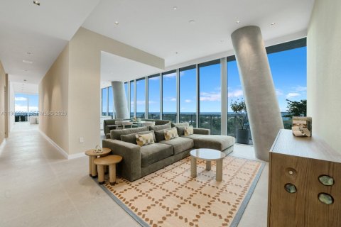 Condominio en venta en Miami, Florida, 5 dormitorios, 379.51 m2 № 2029828 - foto 7
