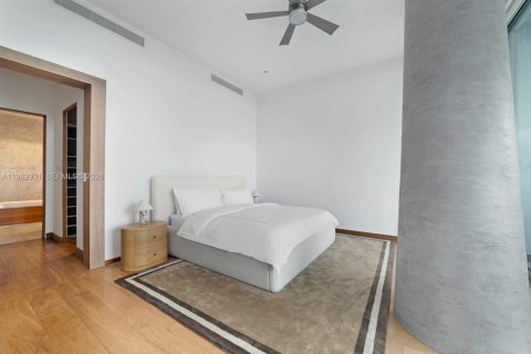 Condominio en venta en Miami, Florida, 5 dormitorios, 379.51 m2 № 2029828 - foto 10
