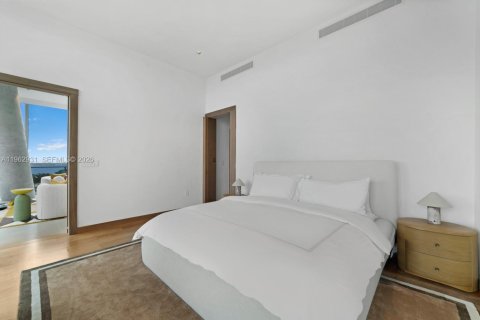 Condominio en venta en Miami, Florida, 5 dormitorios, 379.51 m2 № 2029828 - foto 9