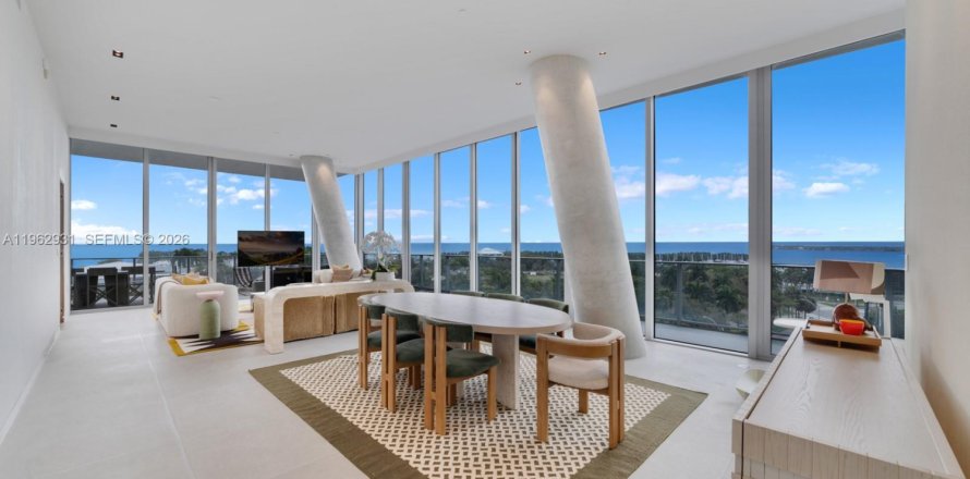 Condominio en Miami, Florida, 5 dormitorios  № 2029828