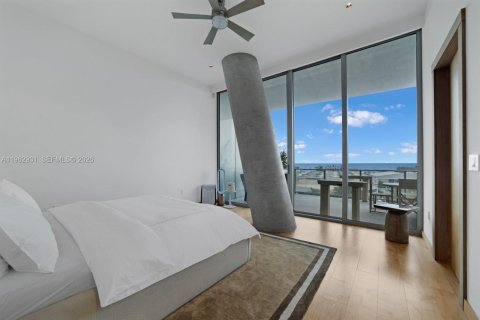 Condominio en venta en Miami, Florida, 5 dormitorios, 379.51 m2 № 2029828 - foto 8