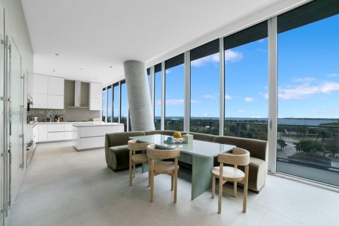 Condominio en venta en Miami, Florida, 5 dormitorios, 379.51 m2 № 2029828 - foto 6