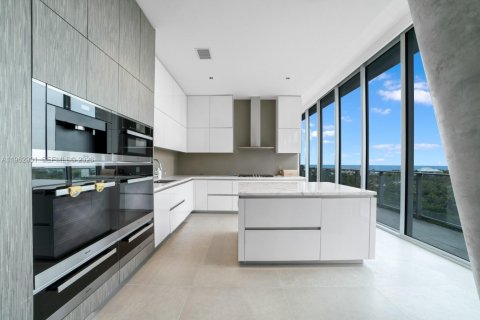 Condominio en venta en Miami, Florida, 5 dormitorios, 379.51 m2 № 2029828 - foto 4