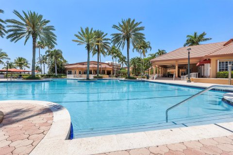 House in Miramar, Florida 5 bedrooms, 371.52 sq.m. № 1177310 - photo 1