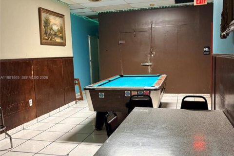 Commercial property in Hialeah, Florida № 2043086 - photo 11