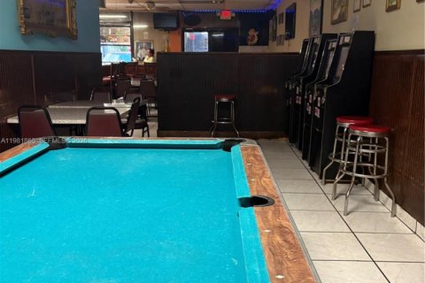 Commercial property in Hialeah, Florida № 2043086 - photo 18