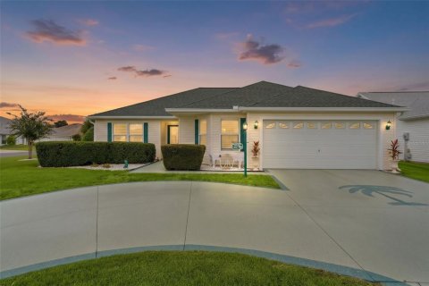 Villa ou maison à The Villages, Floride 3 chambres, 151.62 m2 № 2400366