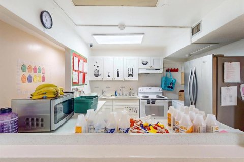 Propiedad comercial en venta en Orlando, Florida, 238.48 m2 № 1795665 - foto 11