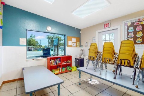 Propiedad comercial en venta en Orlando, Florida, 238.48 m2 № 1795665 - foto 16