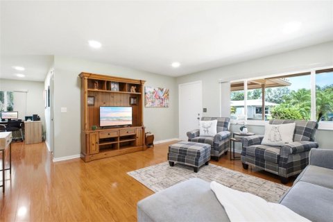House in Palm Harbor, Florida 2 bedrooms, 110.65 sq.m. № 2150175 - photo 7