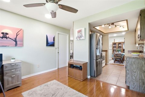 House in Palm Harbor, Florida 2 bedrooms, 110.65 sq.m. № 2150175 - photo 17