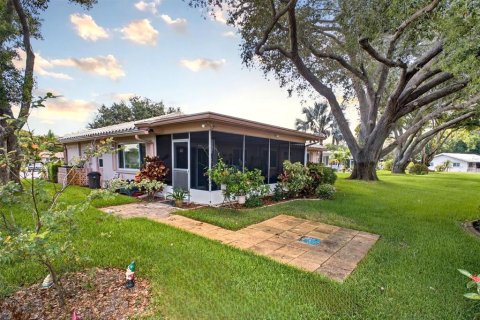House in Palm Harbor, Florida 2 bedrooms, 110.65 sq.m. № 2150175 - photo 30