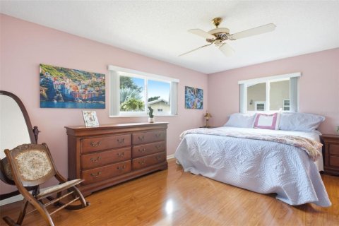 House in Palm Harbor, Florida 2 bedrooms, 110.65 sq.m. № 2150175 - photo 22