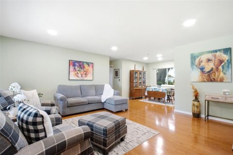 House in Palm Harbor, Florida 2 bedrooms, 110.65 sq.m. № 2150175 - photo 5