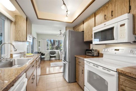 House in Palm Harbor, Florida 2 bedrooms, 110.65 sq.m. № 2150175 - photo 14