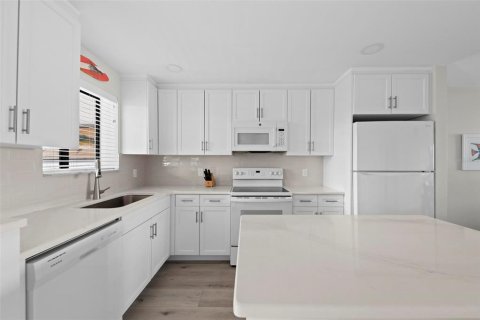 Condominio en alquiler en Sarasota, Florida, 2 dormitorios, 96.25 m2 № 1540204 - foto 17