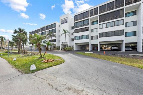 Condominio en alquiler en Sarasota, Florida, 2 dormitorios, 96.25 m2 № 1540204 - foto 3