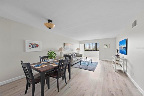 Condominio en alquiler en Sarasota, Florida, 2 dormitorios, 96.25 m2 № 1540204 - foto 20