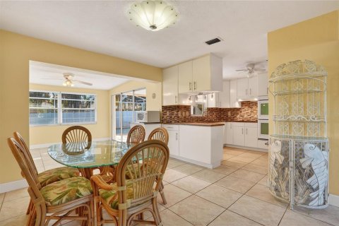 Casa en venta en Largo, Florida, 2 dormitorios, 123.28 m2 № 2143037 - foto 9