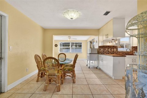 Casa en venta en Largo, Florida, 2 dormitorios, 123.28 m2 № 2143037 - foto 7