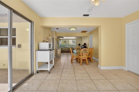 Casa en venta en Largo, Florida, 2 dormitorios, 123.28 m2 № 2143037 - foto 13