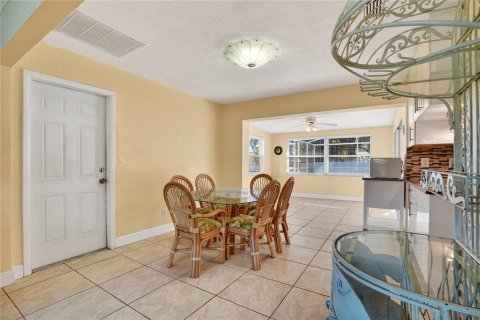 Casa en venta en Largo, Florida, 2 dormitorios, 123.28 m2 № 2143037 - foto 8