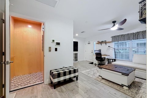 Touwnhouse à vendre à Seminole, Floride: 3 chambres, 175.12 m2 № 2413534 - photo 10