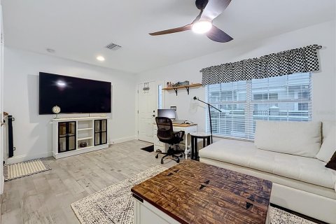 Touwnhouse à vendre à Seminole, Floride: 3 chambres, 175.12 m2 № 2413534 - photo 8