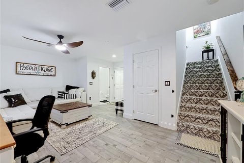 Touwnhouse à vendre à Seminole, Floride: 3 chambres, 175.12 m2 № 2413534 - photo 5