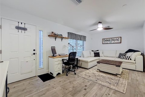 Touwnhouse à vendre à Seminole, Floride: 3 chambres, 175.12 m2 № 2413534 - photo 4