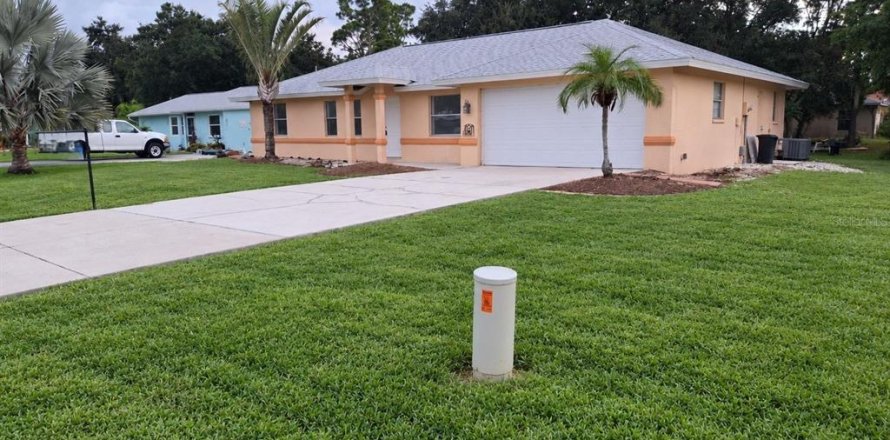 Casa en Port Charlotte, Florida 3 dormitorios, 121.89 m2 № 2386690