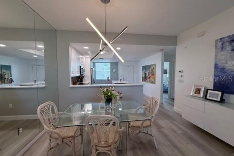 Condominio en alquiler en Sarasota, Florida, 2 dormitorios, 115.01 m2 № 1655656 - foto 9