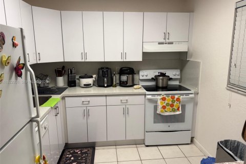 Copropriété à vendre à Miami, Floride: 2 chambres, 74.69 m2 № 1976743 - photo 1