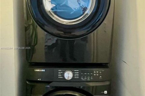 Снять в аренду кондоминиум в Майами, Флорида 2 спальни, 89.46м2, № 1990845 - фото 8