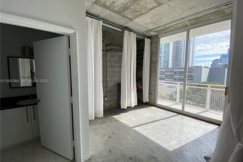 Снять в аренду кондоминиум в Майами, Флорида 2 спальни, 89.46м2, № 1990845 - фото 6