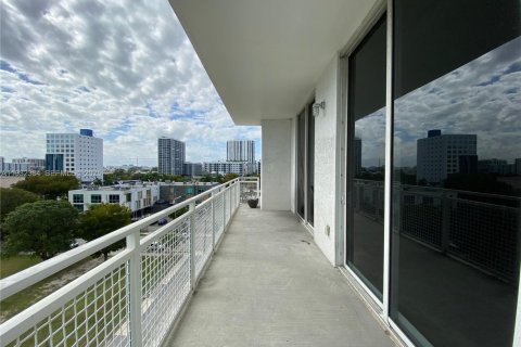 Снять в аренду кондоминиум в Майами, Флорида 2 спальни, 89.46м2, № 1990845 - фото 11