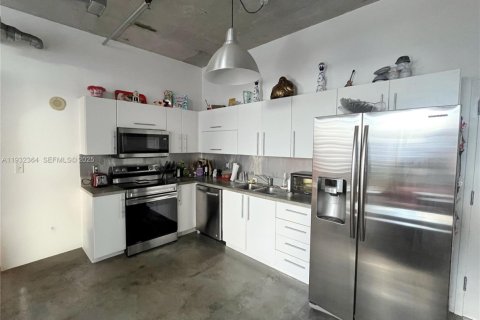 Снять в аренду кондоминиум в Майами, Флорида 2 спальни, 89.46м2, № 1990845 - фото 4