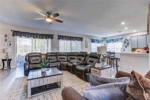 Villa ou maison à vendre à Orlando, Floride: 5 chambres, 273.78 m2 № 2157766 - photo 8