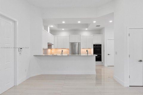 Touwnhouse à vendre à Aventura, Floride: 5 chambres, 297.29 m2 № 1870036 - photo 6