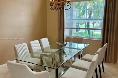 House in Boynton Beach, Florida 3 bedrooms, 219.25 sq.m. № 1871303 - photo 9