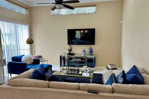 House in Boynton Beach, Florida 3 bedrooms, 219.25 sq.m. № 1871303 - photo 15