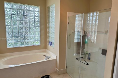 House in Boynton Beach, Florida 3 bedrooms, 219.25 sq.m. № 1871303 - photo 26