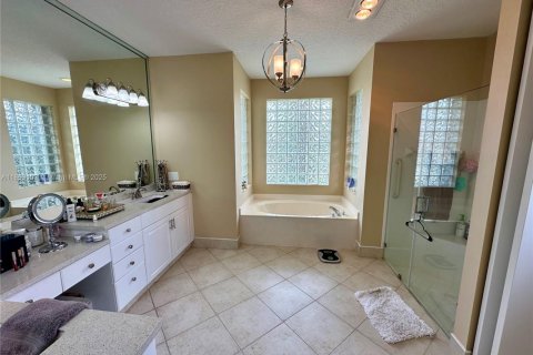 House in Boynton Beach, Florida 3 bedrooms, 219.25 sq.m. № 1871303 - photo 23