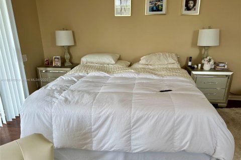 House in Boynton Beach, Florida 3 bedrooms, 219.25 sq.m. № 1871303 - photo 19